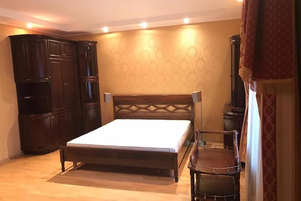One Bedroom Kreschatik Str 4 Kijev Kültér fotó